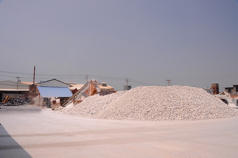 低鐵電熔鎂砂 低鐵電熔鎂砂